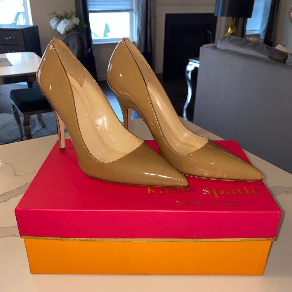 Kate Spade New York New Camel Patent Leather Licorice Style US Size 8